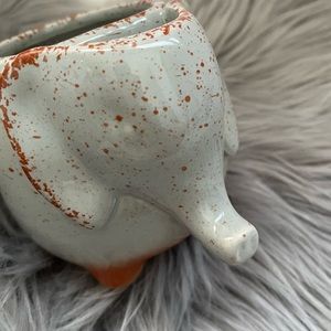 Happiness Apply here,Cute set of Elephant tea mugs.